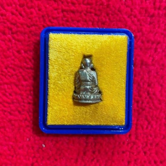 หลวงปู่ทวด วัดช้างไห้ รุ่นเฉลิมพระเกียรติพระบาทสมเด็จพระเจ้าอยู่หัว รัชกาลที่ 9 ปี 2540 